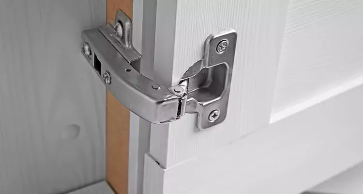 Shower Door Hinge Replacement in Fort Myers, FL