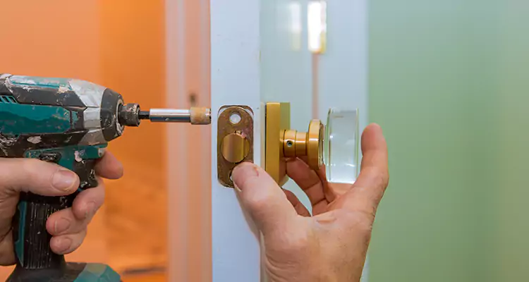 Broken Door Knob Fix in Fort Myers, FL