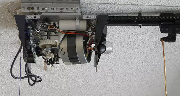 Emergency Garage Door Opener Repair in Fort Myers, FL