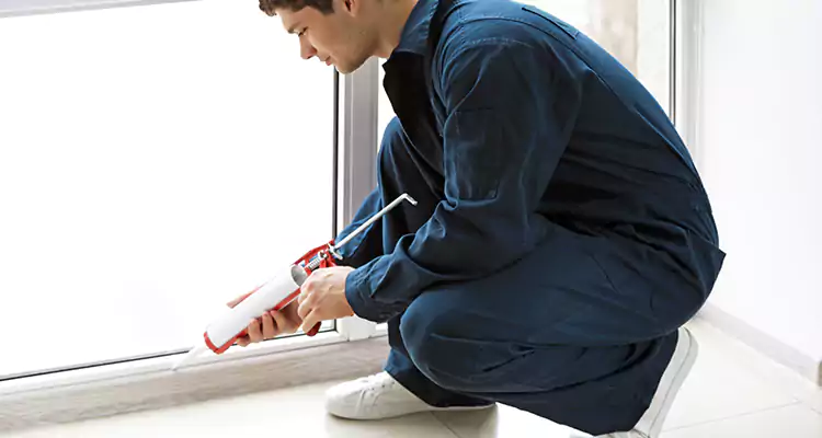Window Glass Caulk Repair in Fort Myers, FL